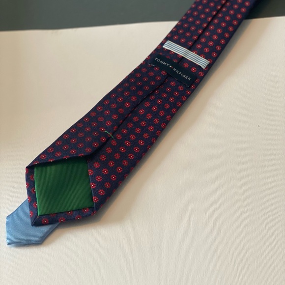 Men’s Tie - Picture 3 of 4
